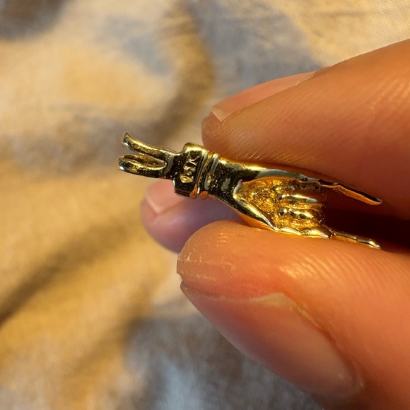 VINTAGE MANO CORNUTO HAND CHARM SOLID GOLD - Picture 4 of 4